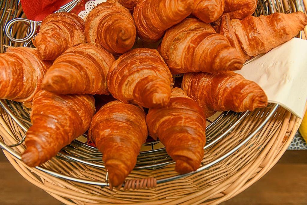 Hotel Des Alpes Bulle Center Екстериор снимка