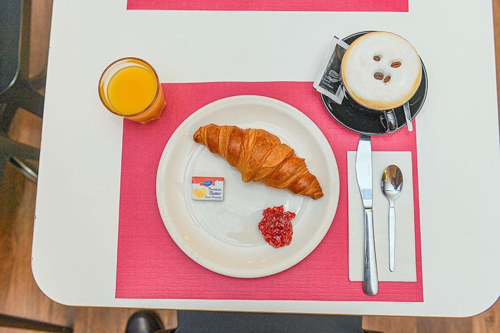 Hotel Des Alpes Bulle Center Екстериор снимка