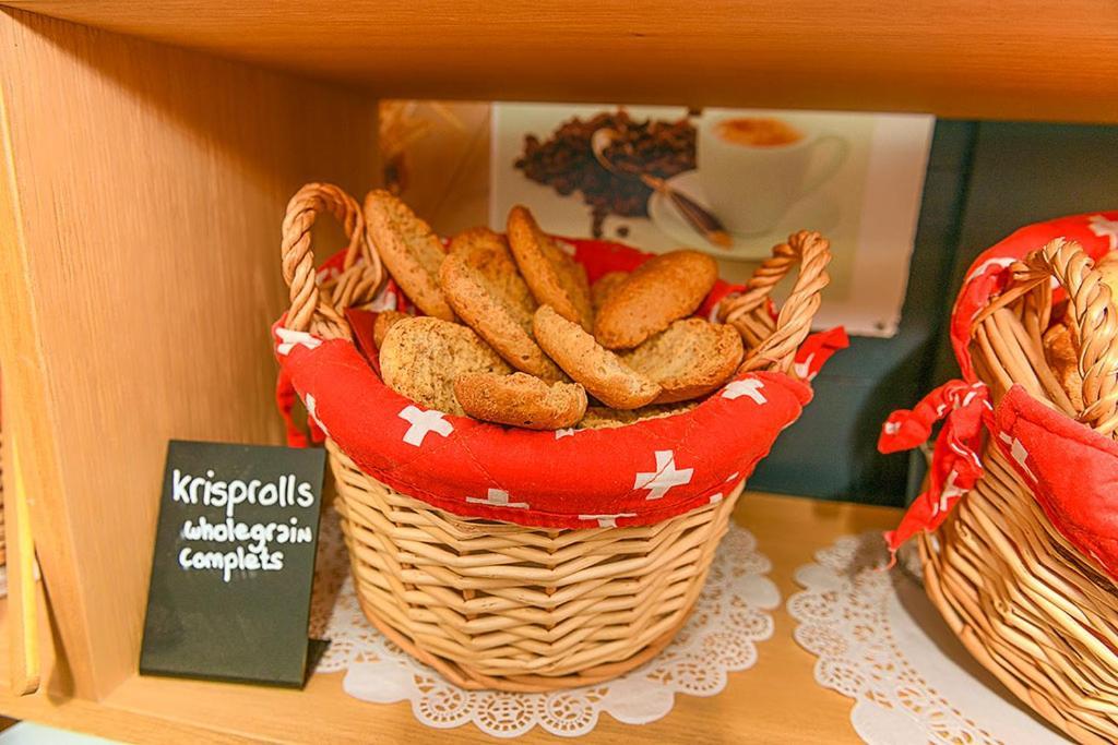 Hotel Des Alpes Bulle Center Екстериор снимка