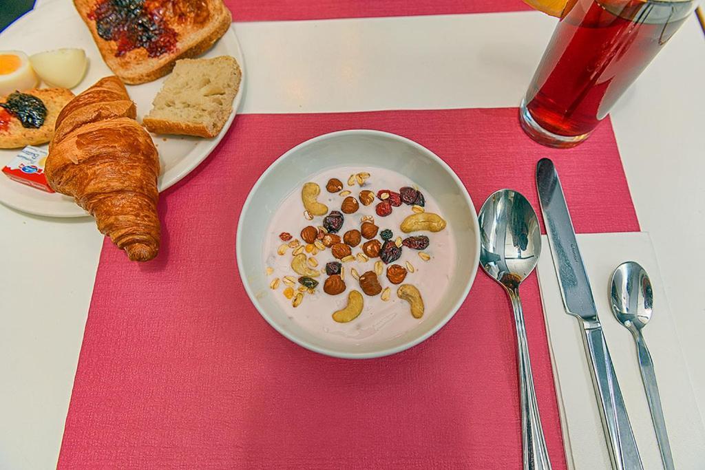 Hotel Des Alpes Bulle Center Екстериор снимка