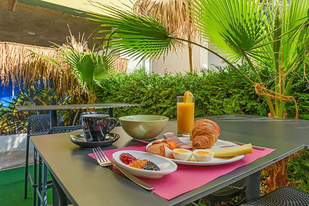 Hotel Des Alpes Bulle Center Екстериор снимка