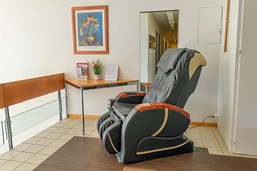 Hotel Des Alpes Bulle Center Екстериор снимка